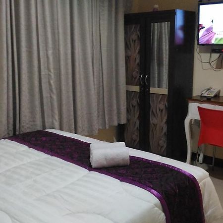 Diponegoro House Hotel Salatiga Zewnętrze zdjęcie