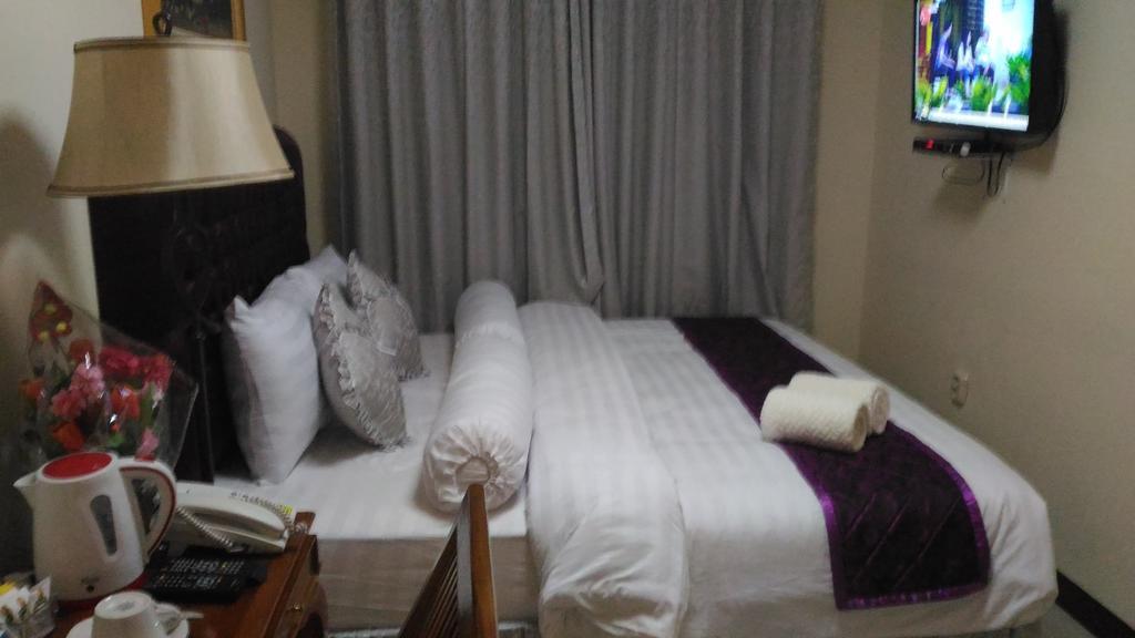 Diponegoro House Hotel Salatiga Zewnętrze zdjęcie